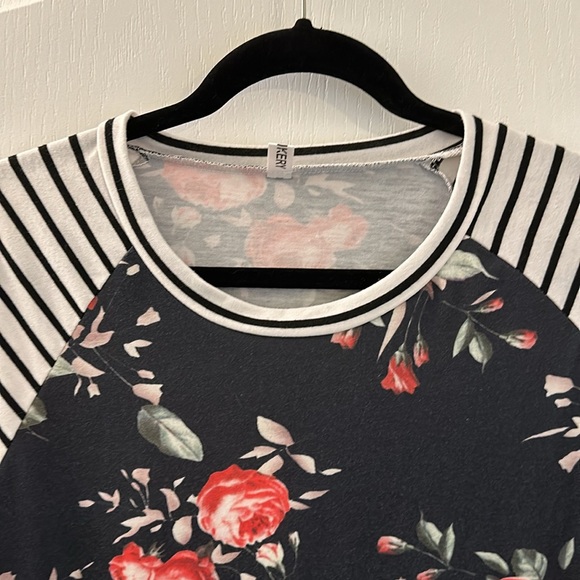 Ceasikery Ragland strip and floral baseball tee, t-shirt, scoop hem, XL - Picture 2 of 8